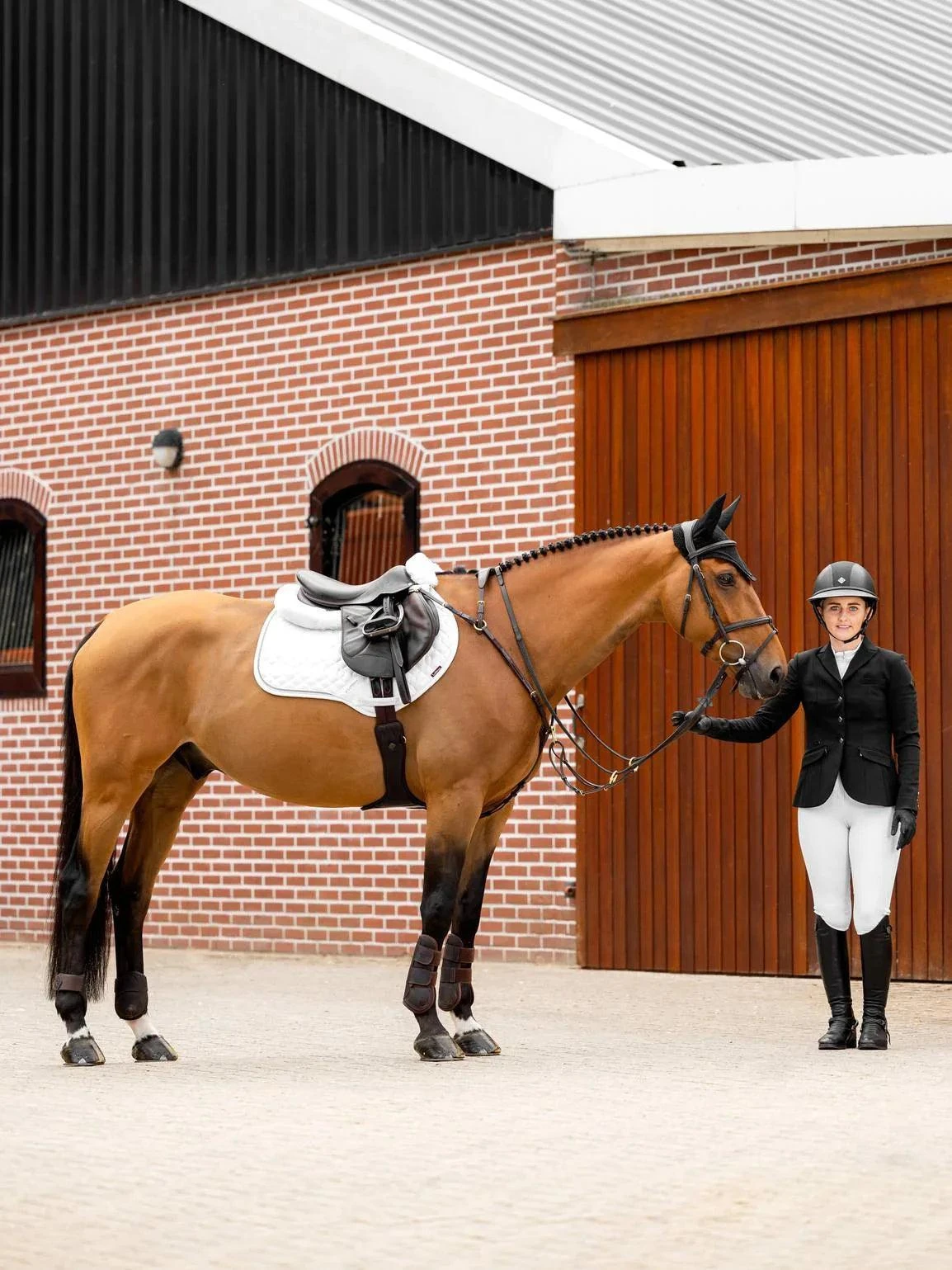 LeMieux Crystal Suede Close Contact Square - Image 2