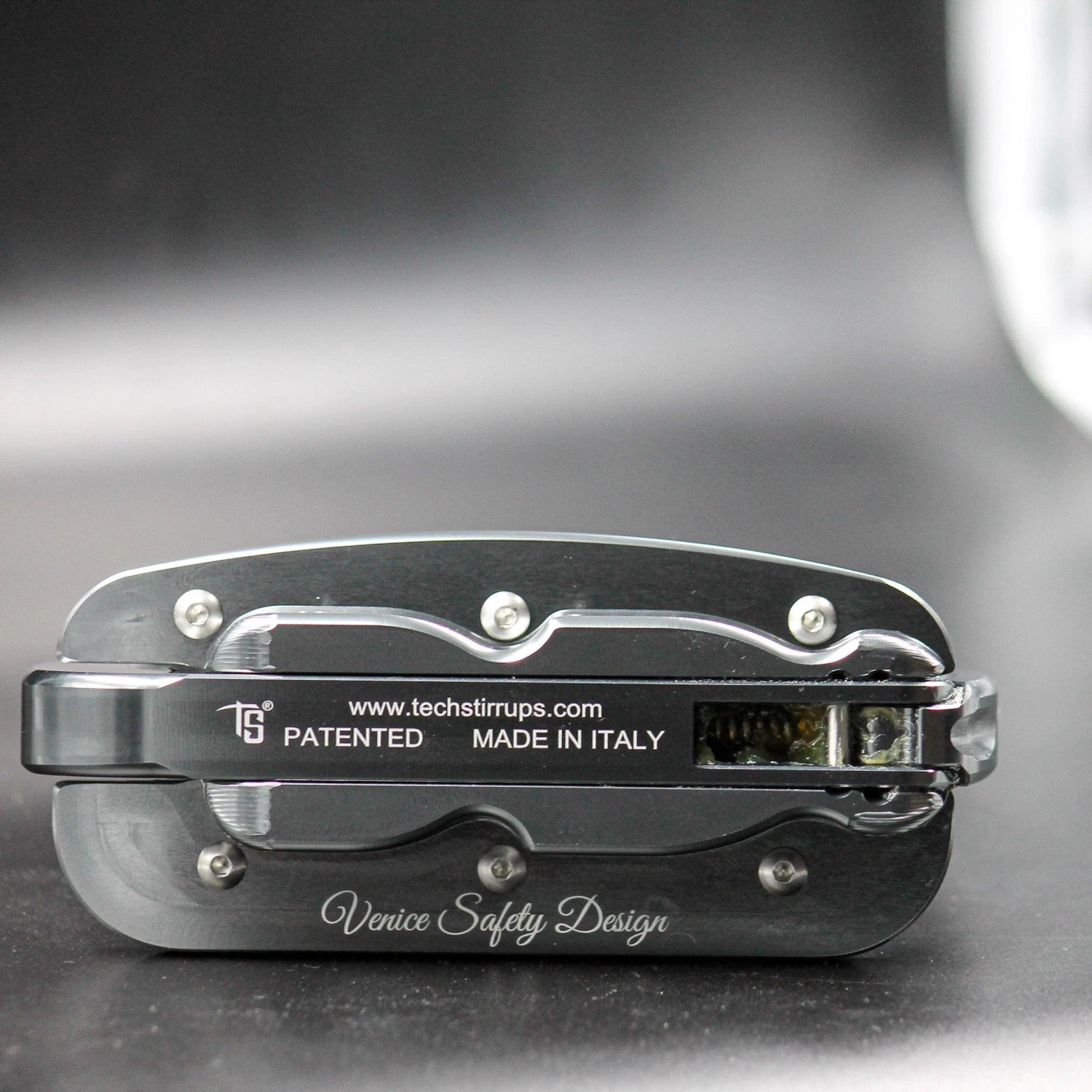 Tech Stirrups Venice Dressage Sloped Stirrups - Image 9